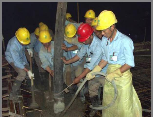 混凝土這樣施工，沒(méi)有蜂窩麻面、不爛根，還能間接縮短工期！